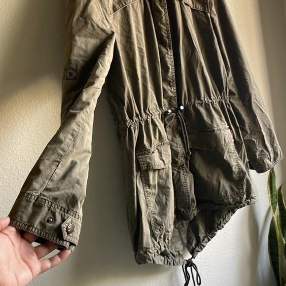 Levi's Women's Legacy Cotton Lightweight Fishtail Anorak Jacket New Army Green M - Picture 6 of 11